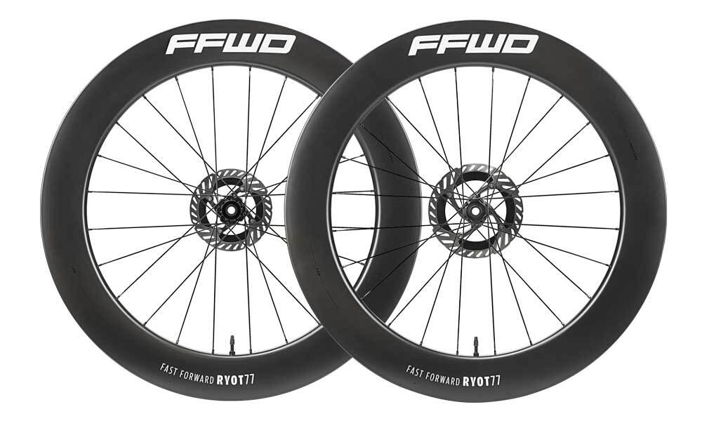 Karbonová kola Fast Forward RYOT77 V2 (77 mm), FFWD N/GAGE 2:1, White, plášť