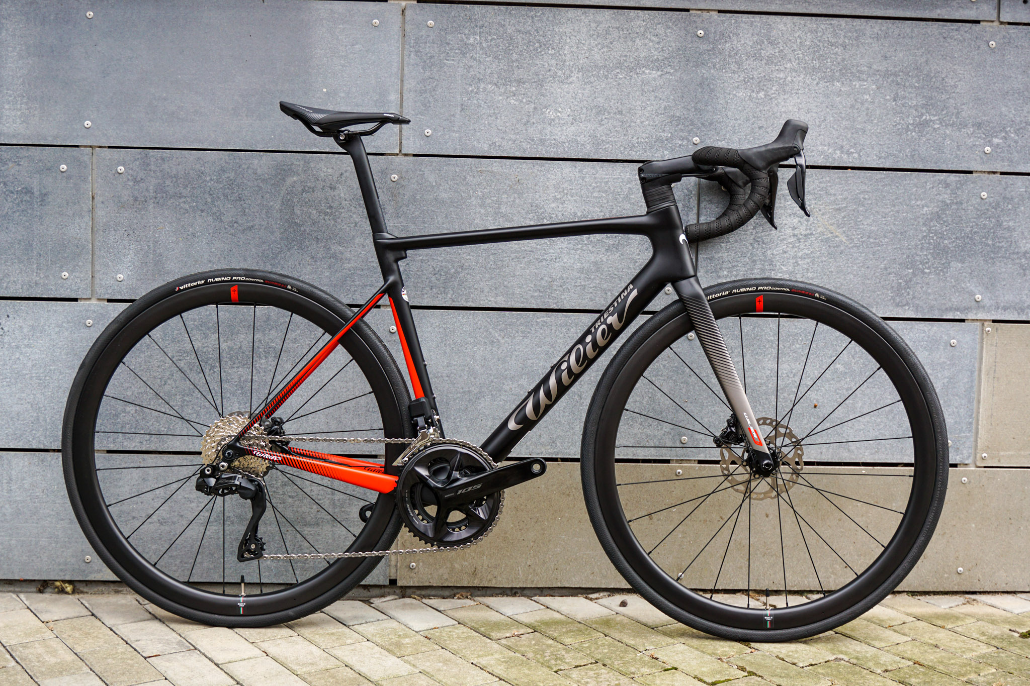 Wilier ZERO SL Disc + 105 Di2 + NDR38 black red VELIKOST  S