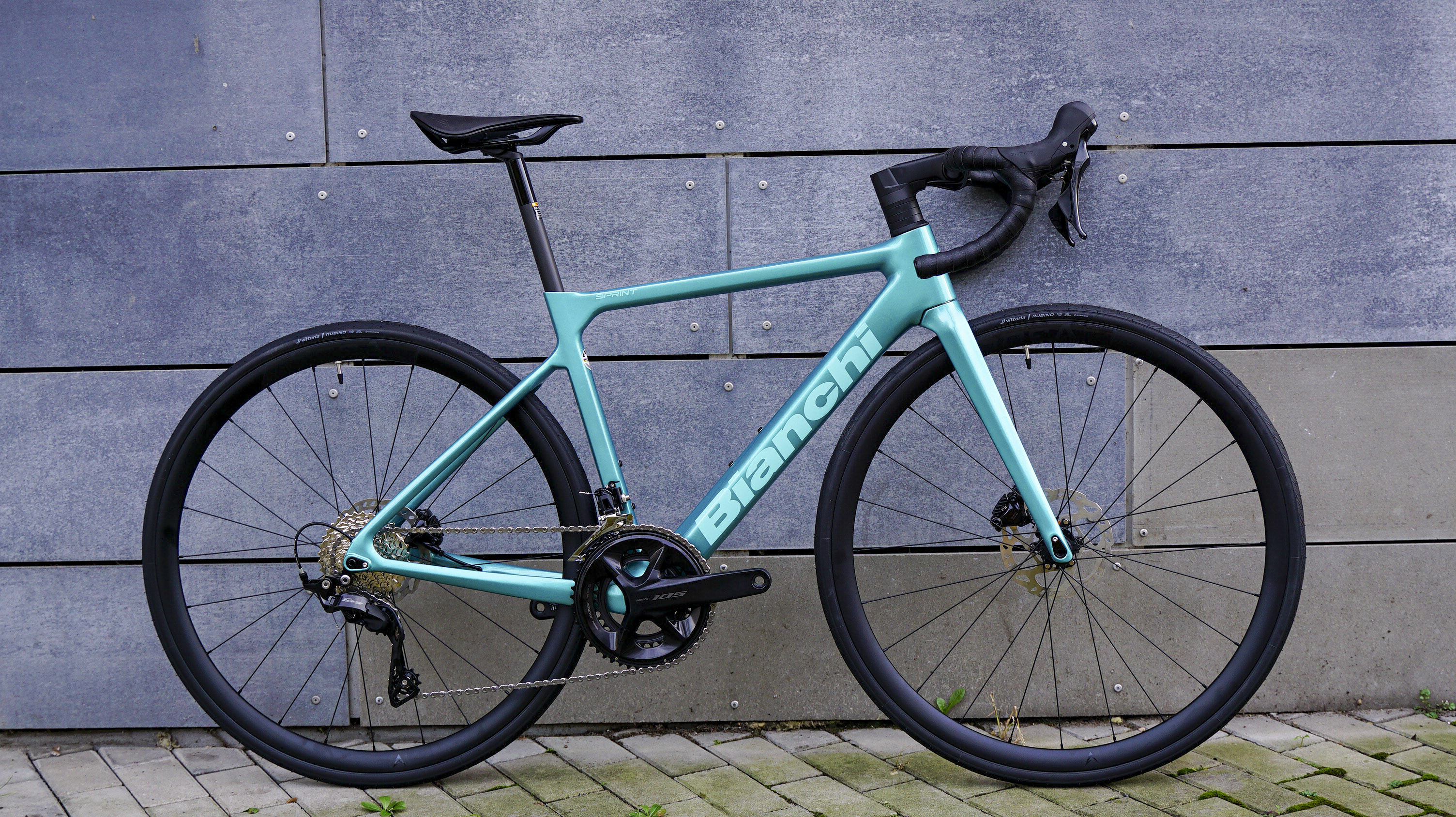 Bianchi Sprint Shimano 105 mech.12sp Disc Metallic Celeste 2026
