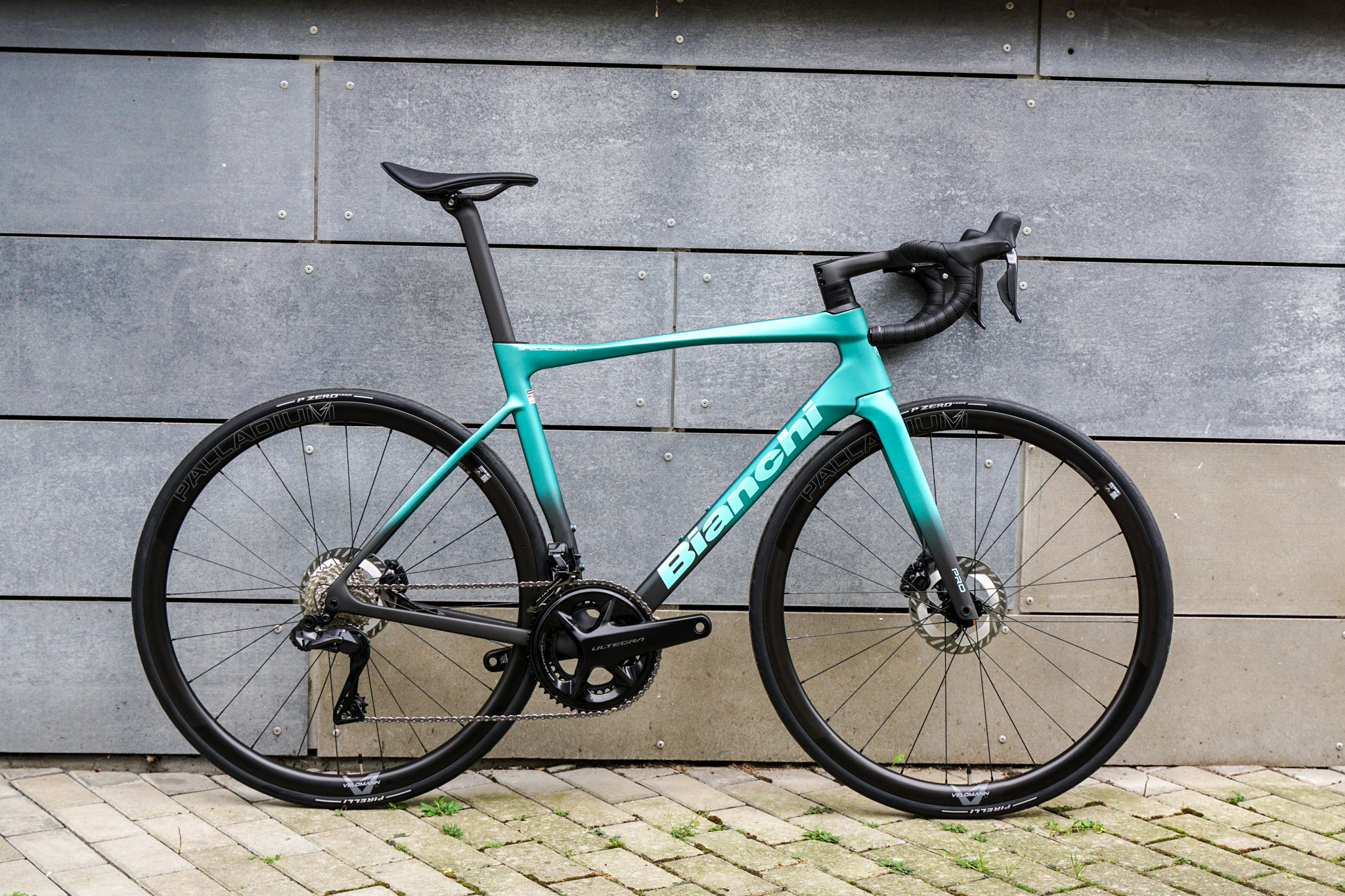 Bianchi Specialissima PRO Ultegra Di2 - karbon kola Palladium 33 2025